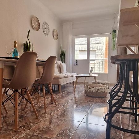 Wabi Beach Home - Frente Al Mar Con Aire Acondicionado أغيلاس المظهر الخارجي الصورة